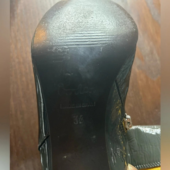 Boden Women’s Vintage Knee High Boots - Picture 3 of 6